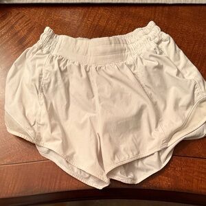 Lululemon Athletica white shorts size 4 tall